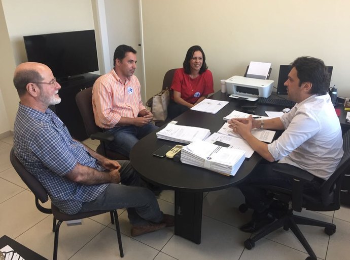 Cosems pede apoio a deputado para resolver atrasos da Sesau