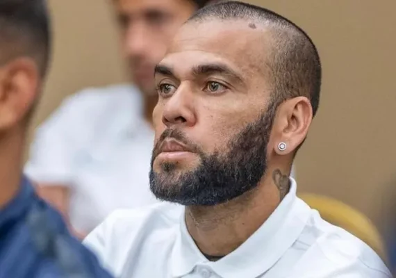 Daniel Alves desiste de novo recurso e quer 'acelerar' seu julgamento na Espanha
