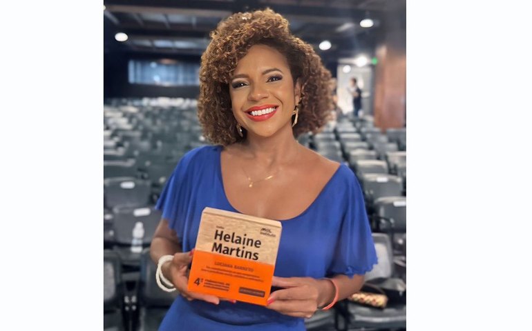 Luciana Barreto é homenageada no 4º Prêmio MOL de Jornalismo