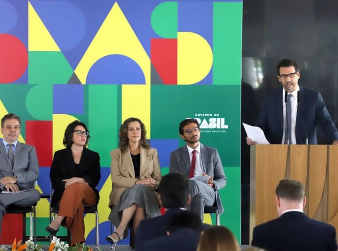 Em evento no Palácio do Planalto, Governo do Brasil formaliza o protocolo para investigar crimes contra jornalistas e comunicadores