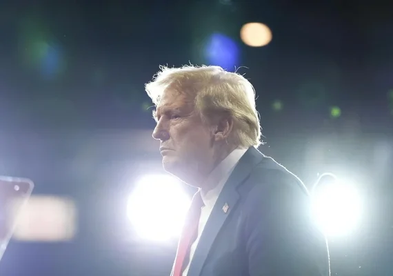 Kremlin vê chance de reunião Putin-Trump em breve, mas ressalta que ainda não há definição