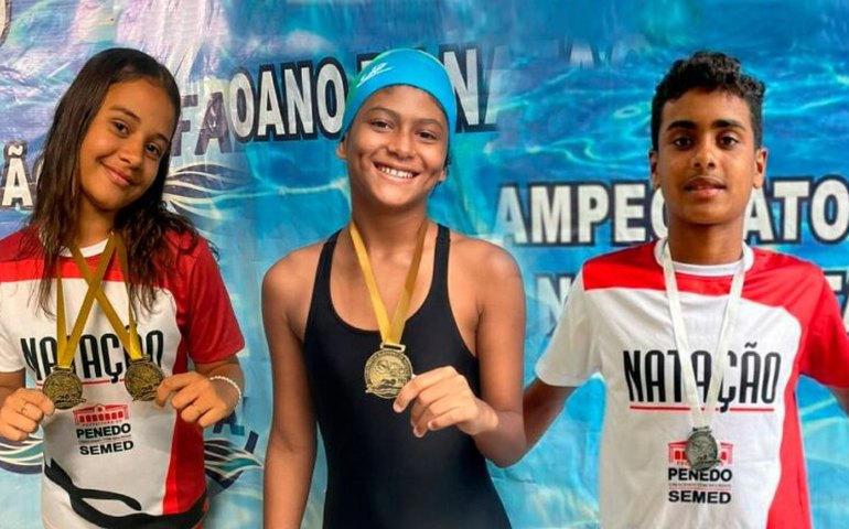 Estudantes da Semed Penedo conquistam medalhas no Campeonato Alagoano Verão de Natação