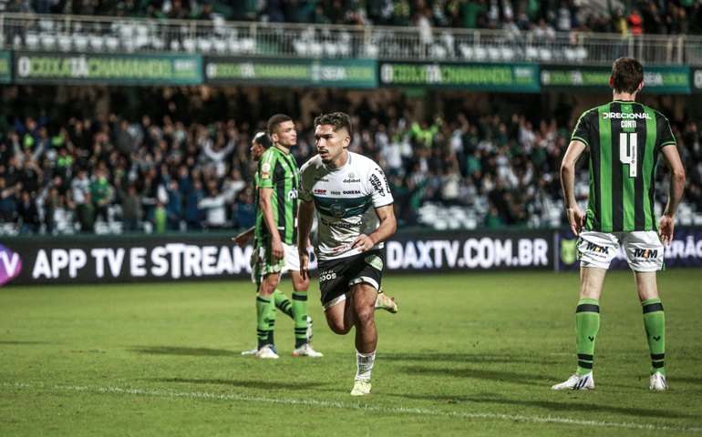 Coritiba vence o América-MG e sobe na tabela de classificação do Brasileirão