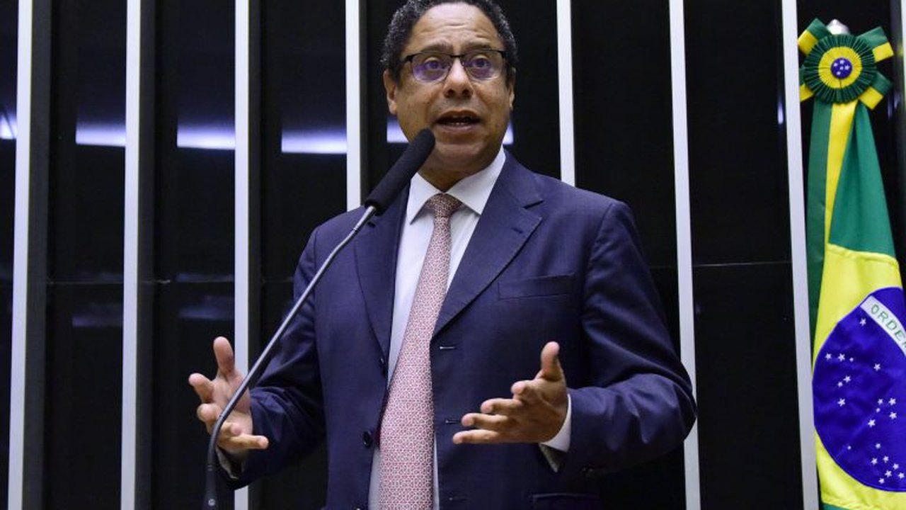 Relator do projeto das fake news enfrenta resistência de evangélicos