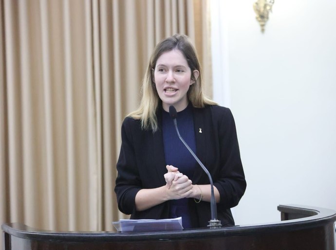 “Onde tem criança, tem que ter câmera”, reforça Cibele Moura, ao repercutir denúncia de agressão em creche