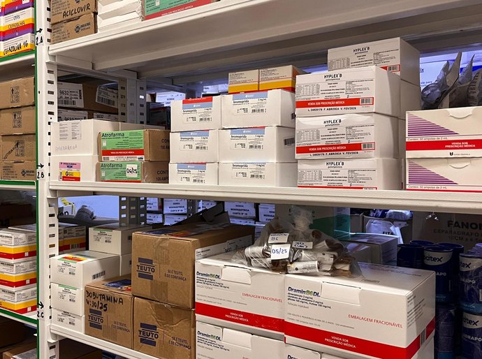Farmacêuticos do Hospital Ib Gatto Falcão alertam sobre os riscos da automedicação