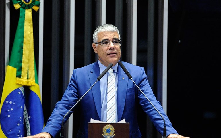 Girão, Marcos do Val e Marcos Pontes protocolam candidatura à presidência do Senado