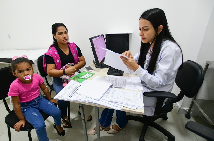 Pediatra do Hospital da Criança de Alagoas alerta sobre os perigos dos balões de festa para os pequenos