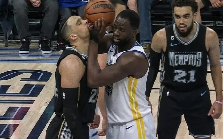 Grizzlies batem Warriors em jogo marcado por provocações entre Brooks e Green