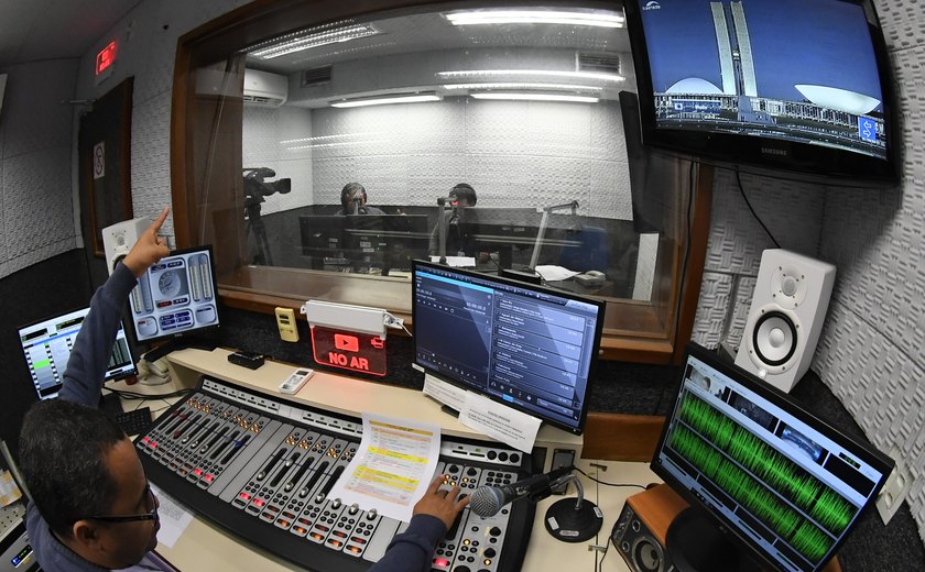 Rádio Senado lança podcast semanal sobre inteligência artificial