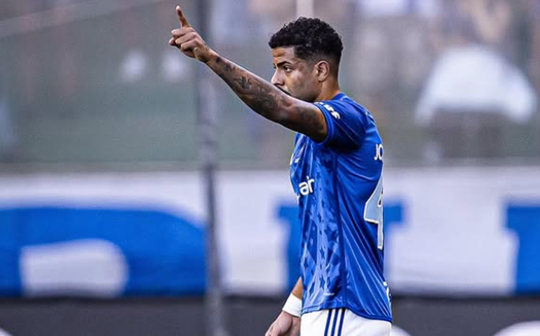 Cruzeiro confirma grave lesão no joelho e zagueiro João Marcelo está fora da temporada