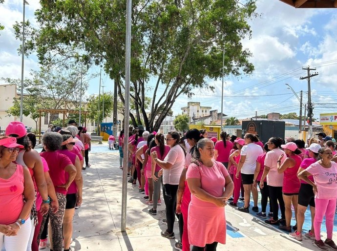 Núcleos de Atividades Físicas promovem aulão em alusão ao Outubro Rosa