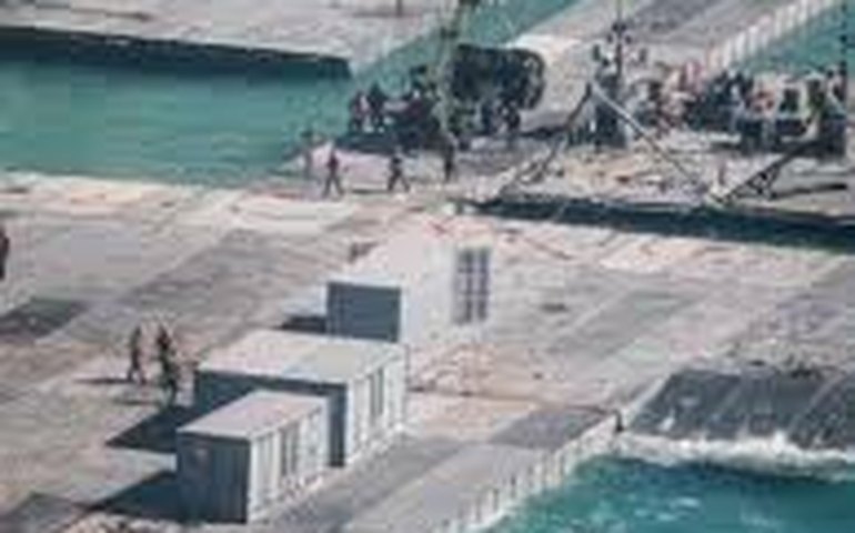 Imagens mostram construção de píer flutuante de R$ 1,6 bilhão para ajuda humanitária em Gaza