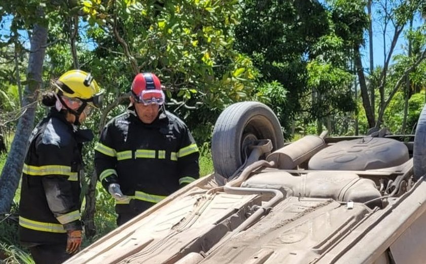 Capotamento deixa vítima fatal em Marechal Deodoro