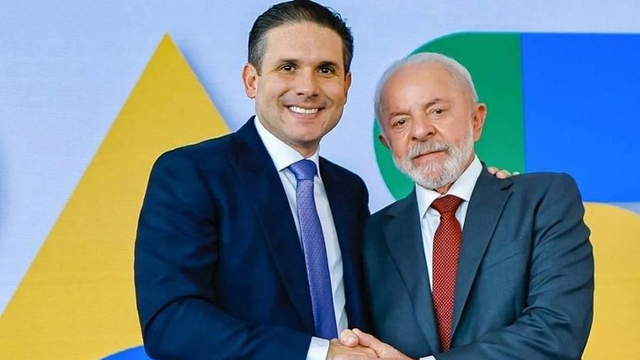 Hugo Motta parabeniza Lula e defende diálogo entre os Poderes