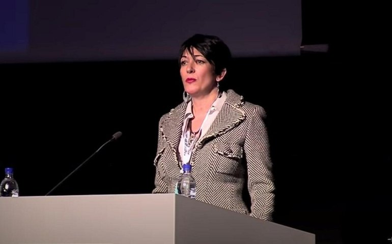 Ex-namorada de Epstein é contra divulgação de registros de transcrições do júri