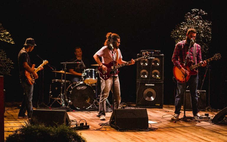 Casa da Mata faz show de lançamento de novo álbum neste sábado (4)