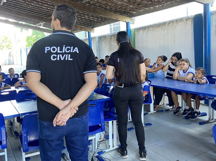 Polícia Civil promove dia de conhecimento e integração com crianças de Maceió