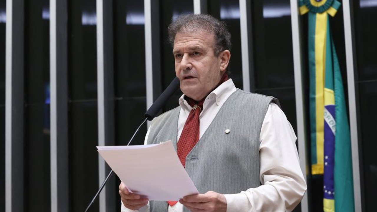 Câmara aprova projeto que reconhece municípios com ações para pessoas idosas