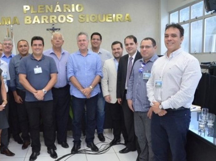 Prefeitos se reúnem em Coruripe para participar da assembleia da Abramt