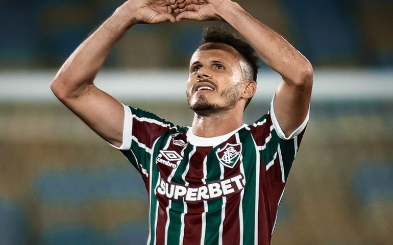 Fluminense vence o Ceará no Maracanã com gol de Renê e entra no G-6