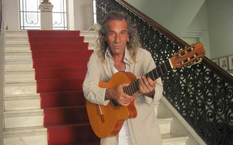 Tonny Semente se apresenta em mais uma edição do projeto Fim de Tarde