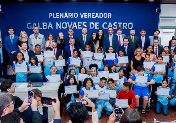 Circuito Câmara abre as portas do Legislativo para estudantes de escola municipal
