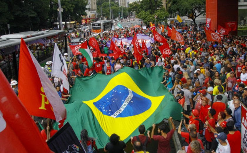 Números mostram que esquerda está em queda livre em todo o Brasil