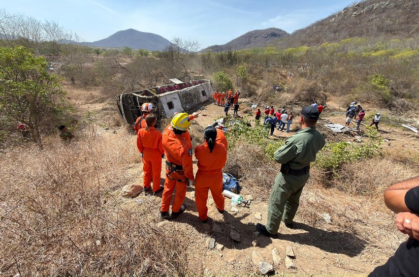 Acidente com romeiros: criança de 5 anos é a 16ª vítima fatal do capotamento