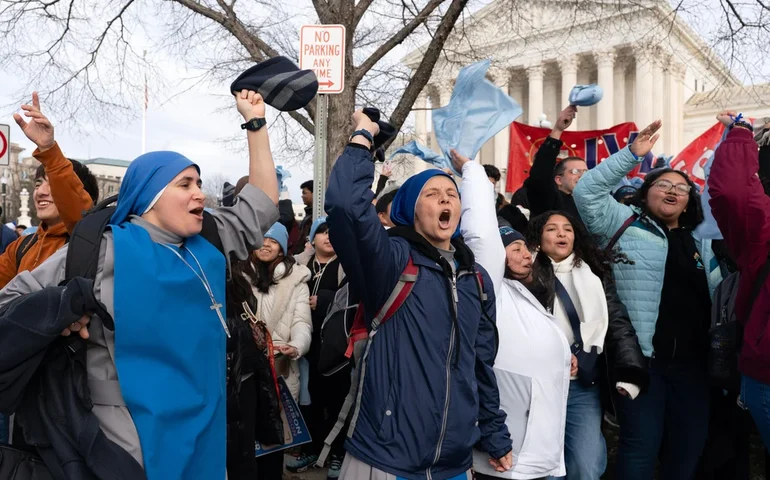 Grupo de defesa processa governo Trump por acesso ao aborto para veteranos.
