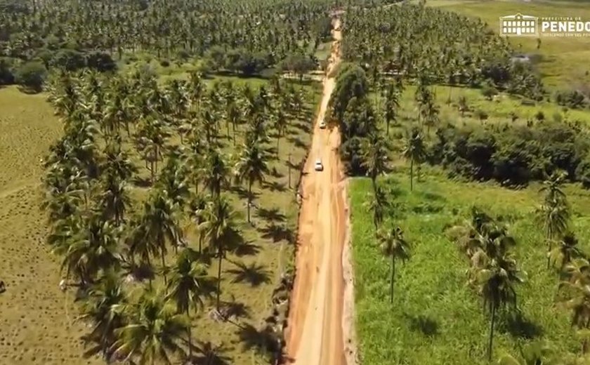Programa Reconstruir Penedo conclui recuperação da estrada para Marituba do Peixe