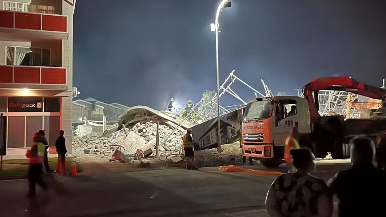 Dezenas de pessoas seguem presas após o desabamento de prédio em construção na África do Sul; cinco morreram