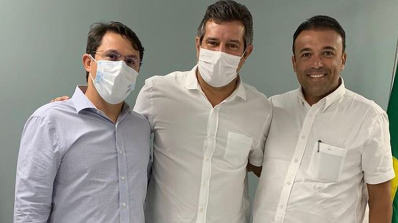 Prefeito Theobaldo Cintra visita Secretaria Estadual de Infraestrutura em busca de obras para Major Izidoro