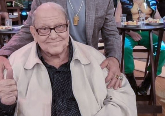 Humorista Ary Toledo morre aos 87 anos