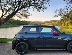 MINI John Cooper Works reforça posicionamento esportivo no Brasil - Sérgio Dias (1).jpeg 