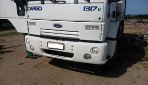 caminhão compactador de lixo