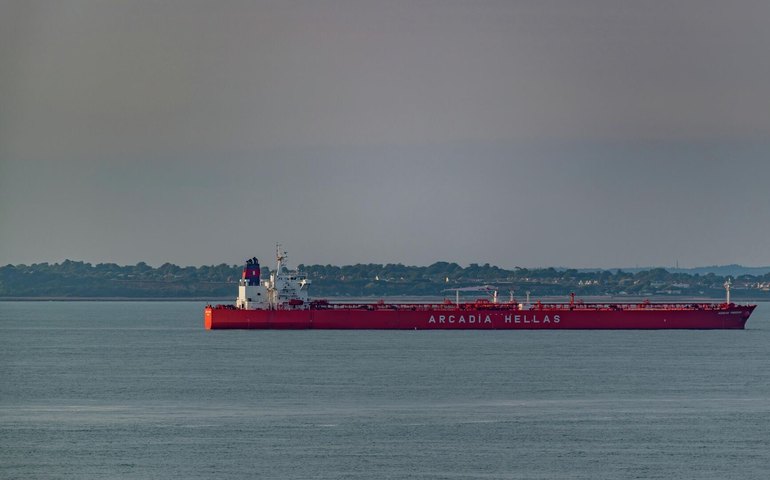 Mercado do petróleo evita fretamentos de longo prazo em meio à incerteza de Trump, diz mídia