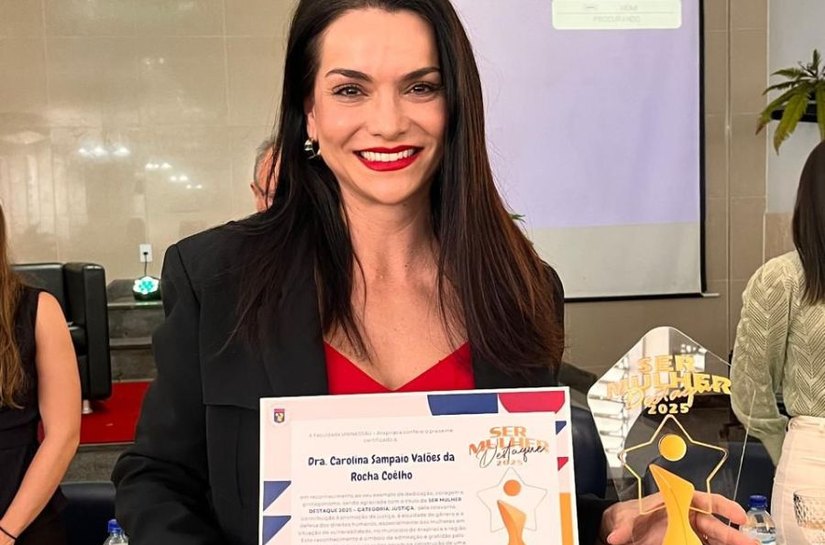Juíza Carolina Valões é homenageada pela Uninassau Ara