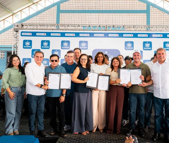 Governador autoriza início da construção do aeroporto em Delmiro Gouveia e seis creches Cria