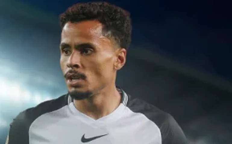 Allan pede desculpas por gesto obsceno e expulsão em derrota do Corinthians no Maracanã