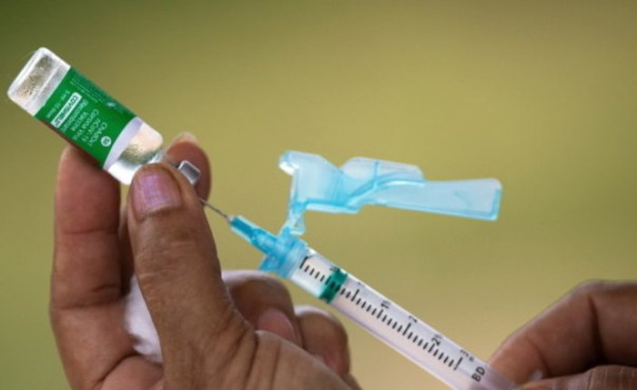 Mais 2 milhões de doses da vacina Oxford/AstraZeneca chegaram ao país