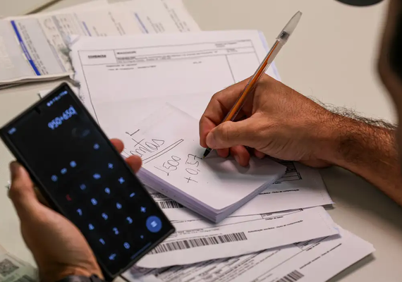 Correios e Serasa lançam mutirão para ajudar endividados a regularizar sua situação financeira