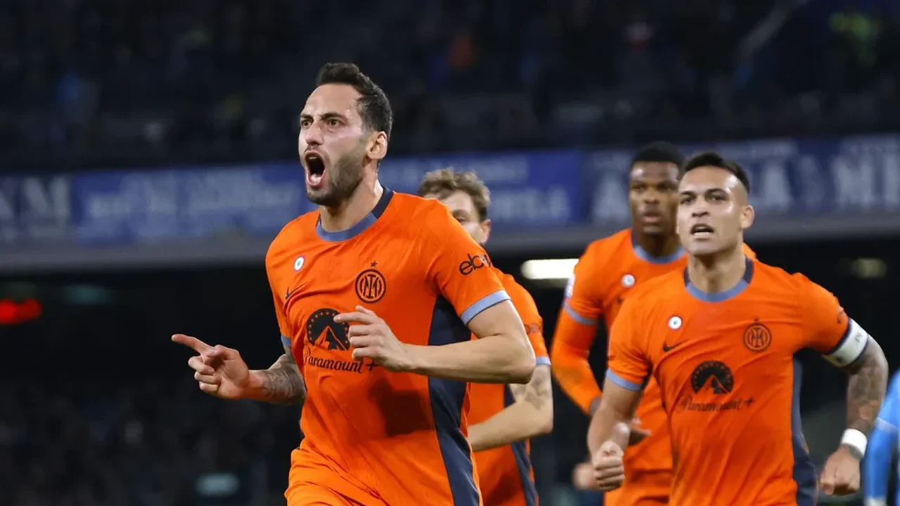 Internazionale derrota Napoli e assume a liderança do Campeonato Italiano
