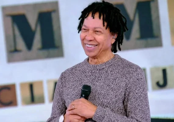 Djavan anuncia seu 26º disco de inéditas e turnê de 50 anos de carreira