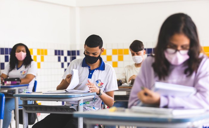 Bolsas são voltadas a professores e alunos que realizem projetos e pesquisas Bolsas são voltadas a professores e alunos que realizem projetos e pesquisas