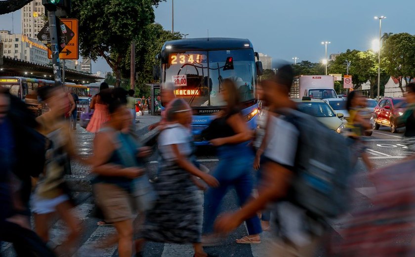 IBGE vai ajustar dados passados de desemprego; entenda o porquê