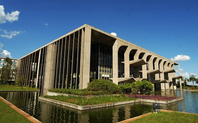 Ministério da Justiça registra 108 eleitores e 14 candidatos presos neste domingo