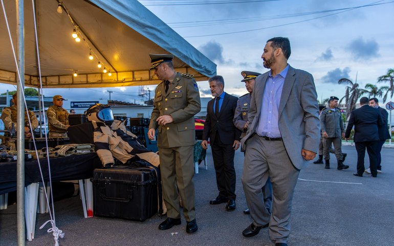 Governo de Alagoas investe R$ 11,2 milhões em modernização e entrega arsenal de última geração para as forças de segurança