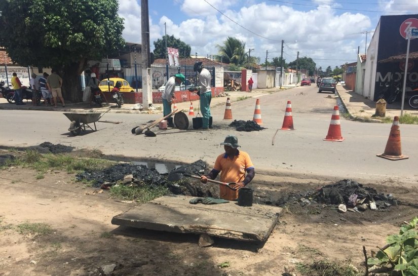 Prefeitura cria força-tarefa para desobstruir galerias em ruas de Arapiraca