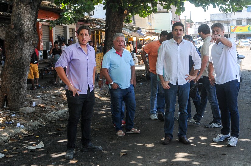 Prefeito Rui Palmeira vistoria obras de pavimentação no Centro de Maceió
